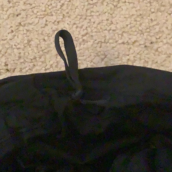 Womens Lululemon shorts - Picture 4 of 4